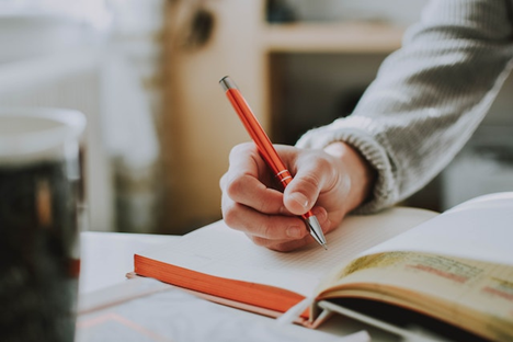 كتابة التقارير: 7 نصائح لكتابة تقرير بطريقة ممتازة