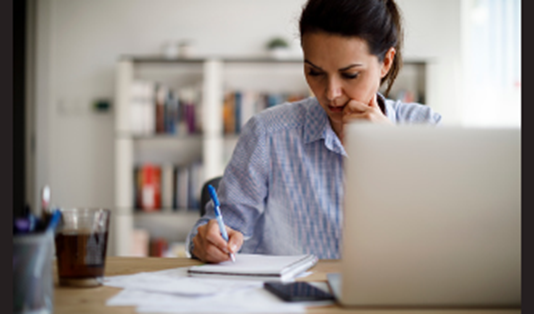 كيف تحافظ على تركيزك لأطول وقت أثناء المذاكرة؟