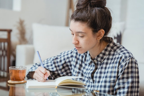 كيف تكتب مقدمة مثالية لتجذب القارئ؟ نصائح وإرشادات